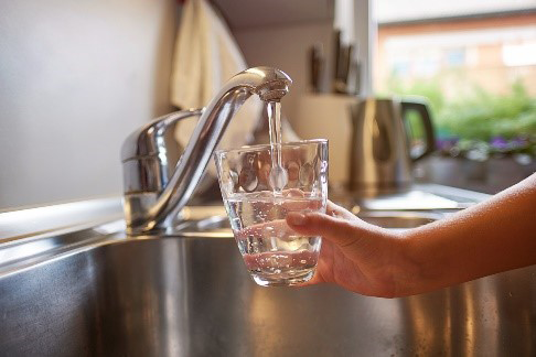 Photo of a glass of drinking water